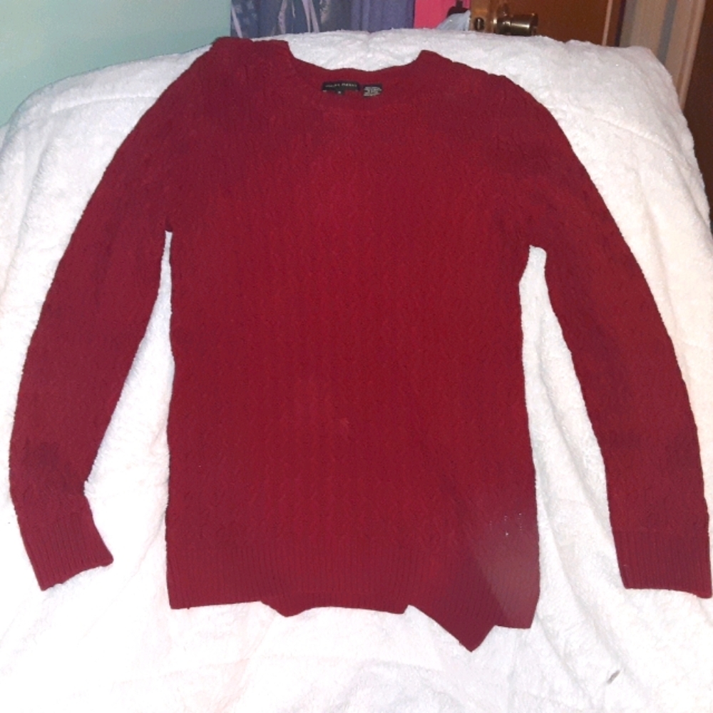 Woman's burgandy sweater size small